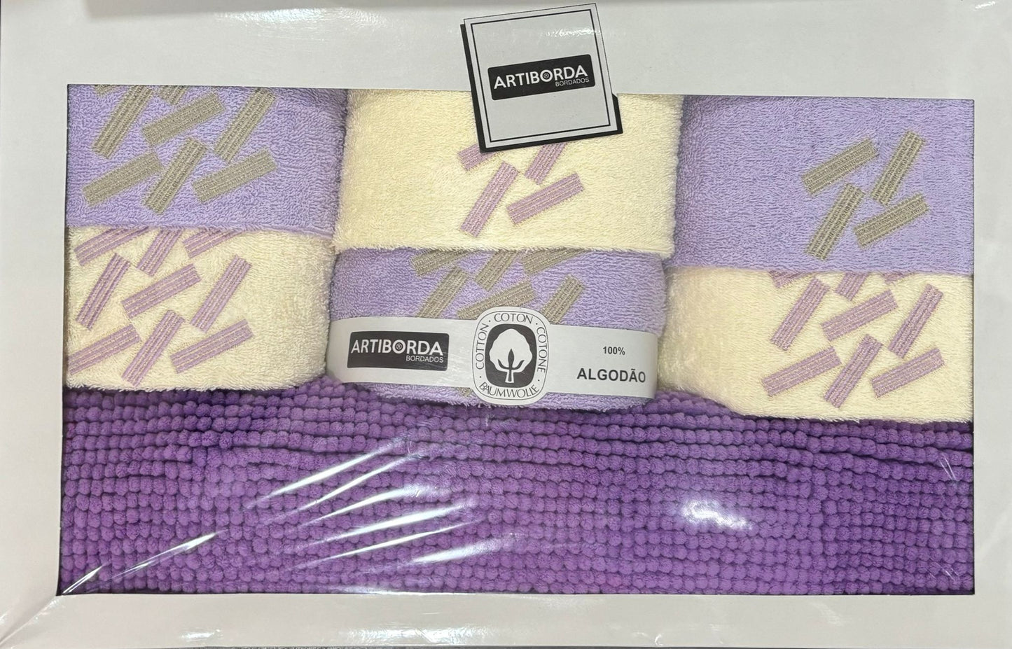 JOGO DE TOALHAS + TAPETE